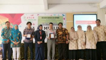 Konjen Jepang Bersama Fakultas Sastra UNTAG Surabaya Sosialisasi Beasiswa MEXT di SMA Al Islam