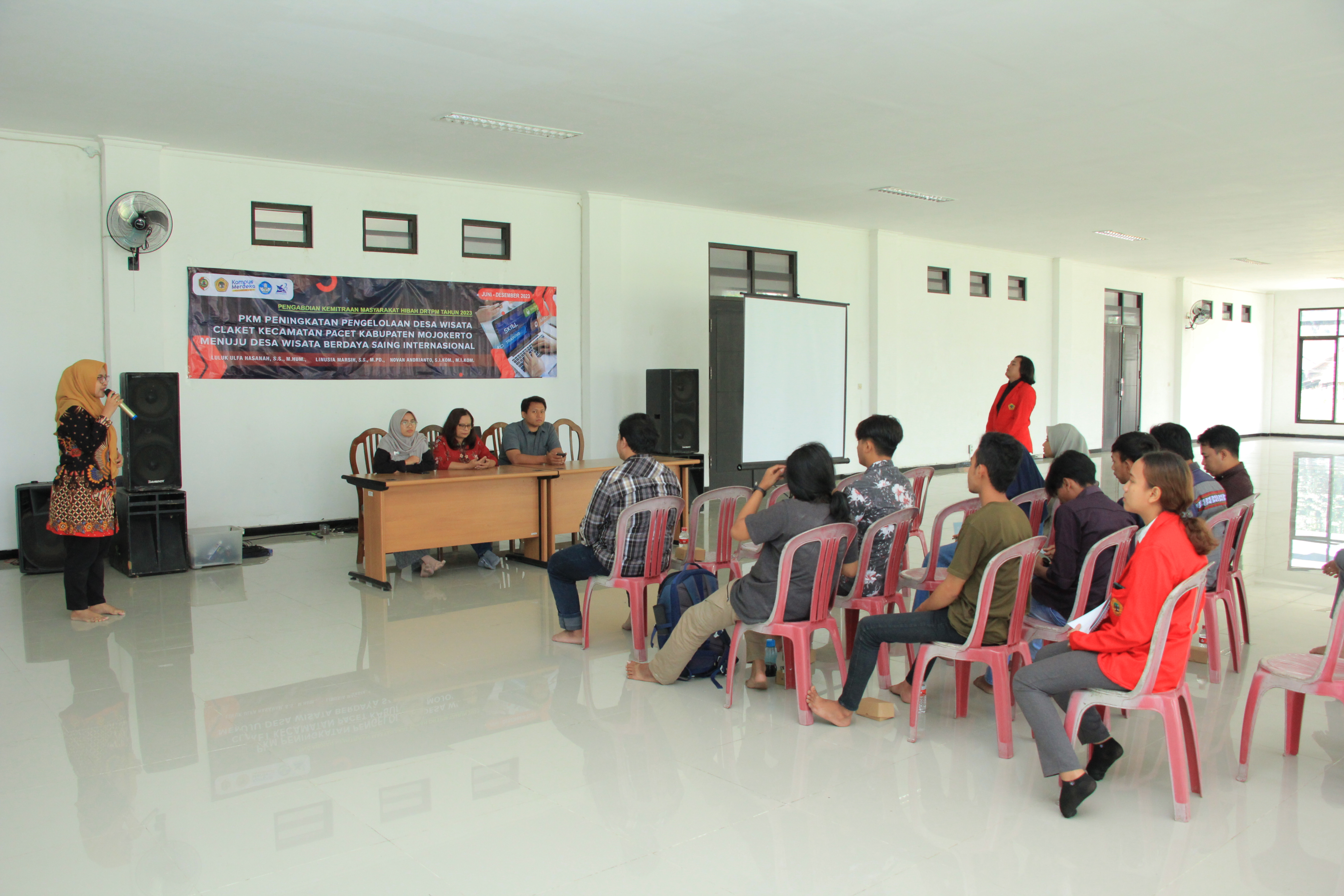 Dukung Claket menuju Desa Wisata, FIB Untag Surabaya Gelar Pelatihan Bahasa