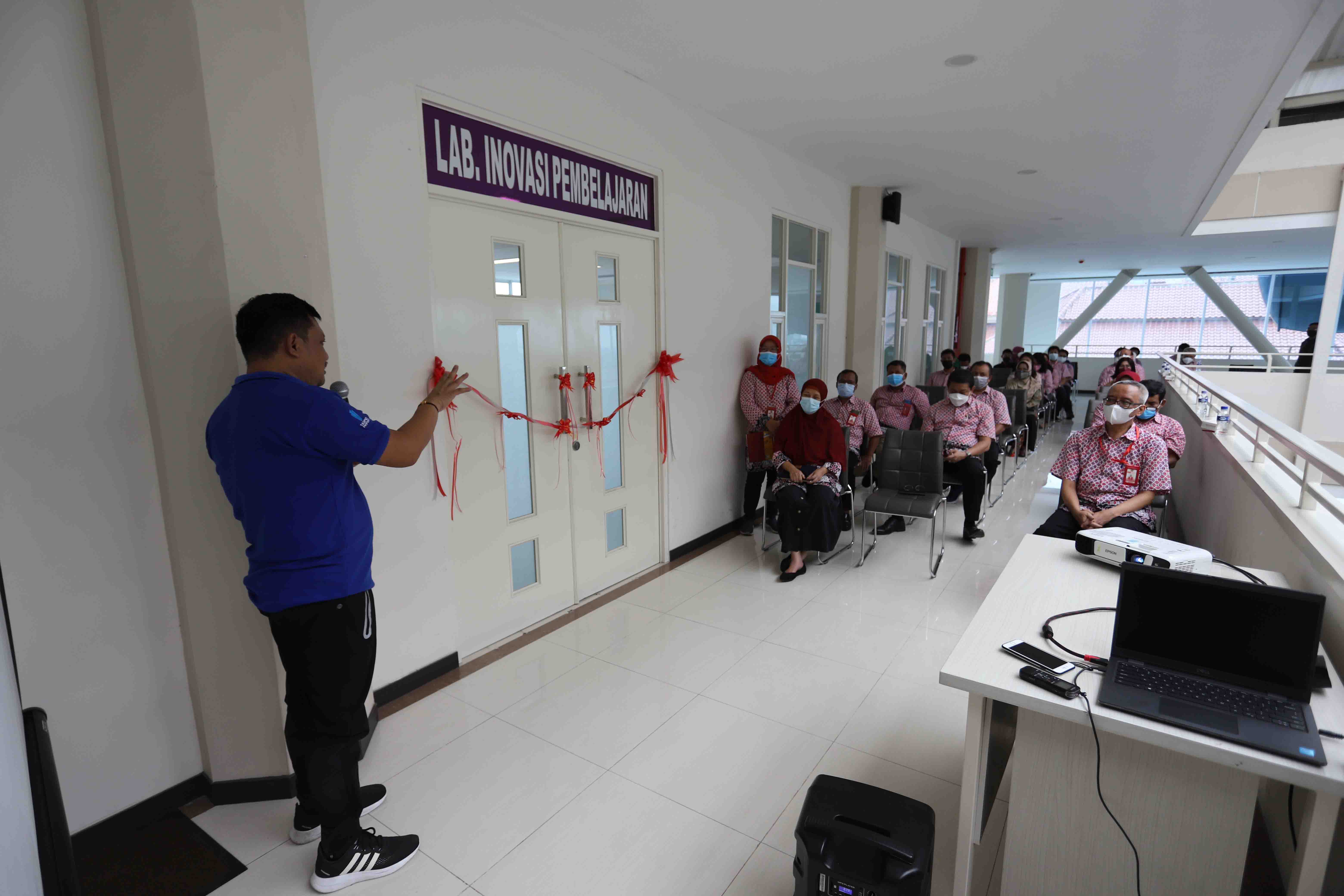 UNTAG SURABAYA RESMIKAN LABORATORIUM INOVASI PEMBELAJARAN