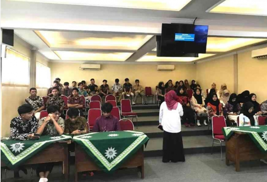 Seminar Pendidikan Pentingnya Belajar Bahasa Jepang Bagi Siswa SMA Muhammadiyah 1 Taman Sidoarjo 
