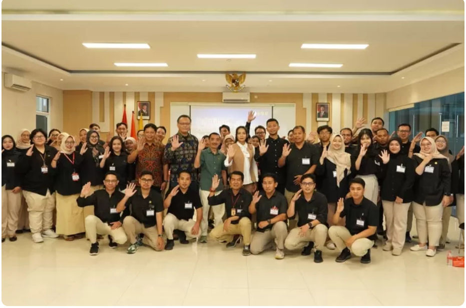 YPTA Latih Tendik Untag Surabaya soal Protokoler dan Pelayanan Prima