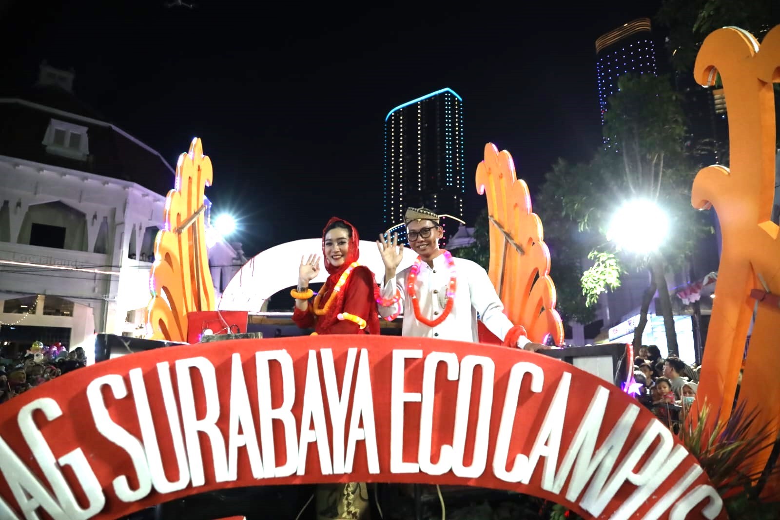 Mahasiswa Sastra Jepang Berpartisipasi dalam Surabaya Vaganza