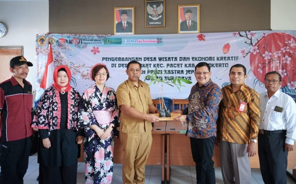 Prodi Sastra Jepang Untag Surabaya Bersama I-Sense Technology Kembangkan Desa Wisata Claket
